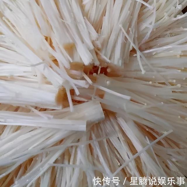 小米辣|不炒不煮不蒸，教你金针菇能让人吃上瘾的做法