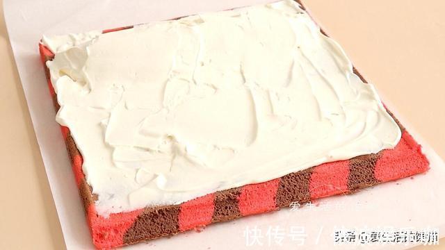 玉米油|治愈系高颜值蛋糕卷，香甜柔软超好吃，做法简单，小白也一次成功