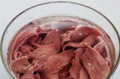 洗猪肝不能只用清水洗！记得多加1步，脏东西都跑光，吃着更放心