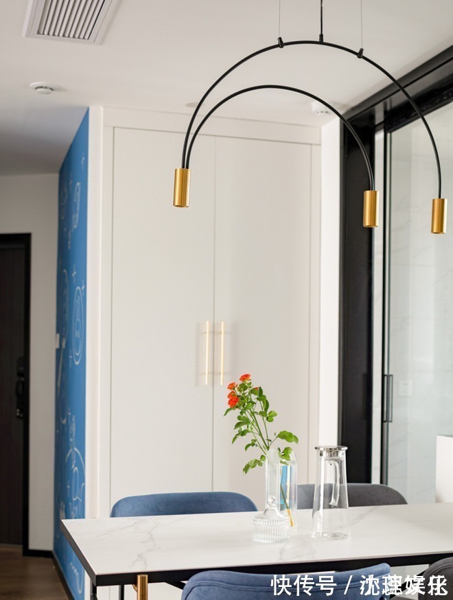 背景墙|看她家的配色,像吃了一口甜而不腻的糕点~