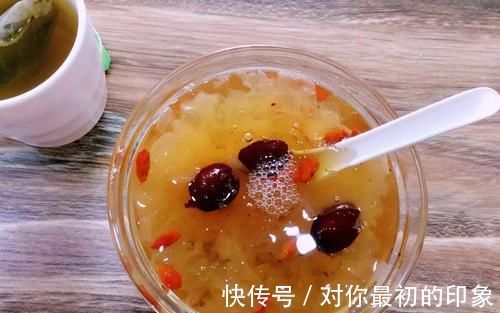 百合汤|莲子的最佳”搭配秘籍“来了!睡不好的人常吃,睡的安稳又香甜