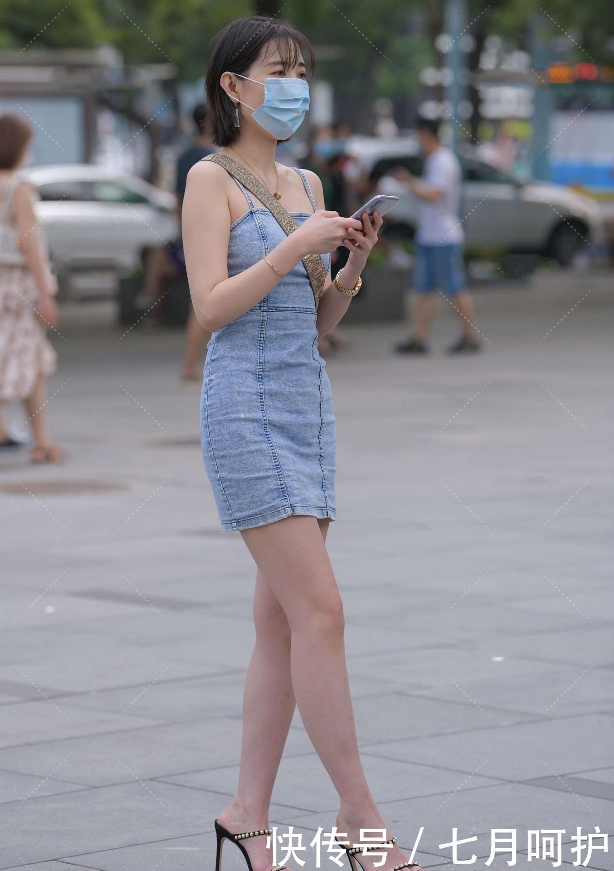 整体造型|修身牛仔连衣裙,清新自然,时尚大气,展现独特感