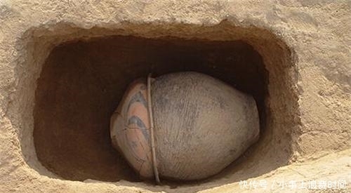 些陶缸|这件文物乃是国宝中的国宝,严禁出境展览,发现者获得五双白手套