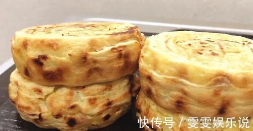 搅拌均匀|最近很火的鸡蛋汉堡，外面卖5块钱，教你在家做，成本不到2块钱