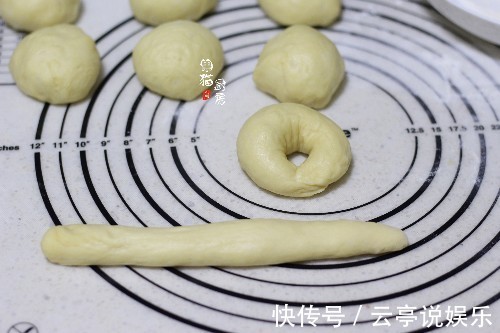 自从我学会火腿肠面包这做法，我家一周做一次，营养健康还省钱