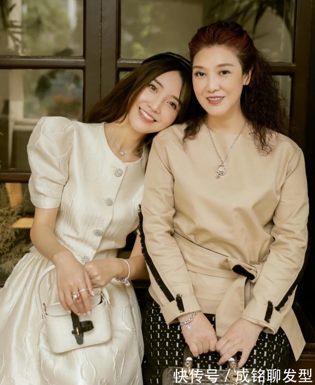 穿搭|50岁女人拒绝“妈妈装”,学学这几位博主的穿搭,文艺优雅显年轻