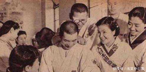 肆意|日本在战败前夕,将亲人全部推下悬崖,并且还肆意欺凌本国女同学!