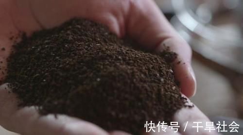 五脏六腑|肝火旺盛的人，除了失眠，还有3种表现，占得越多，失眠越严重