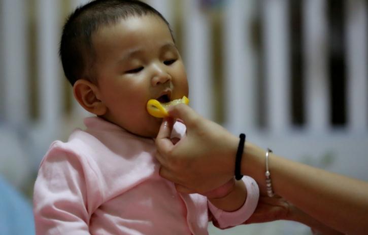 积食|孩子积食要不要饿一饿?家长记住3点做法,避免孩子积食,少生病