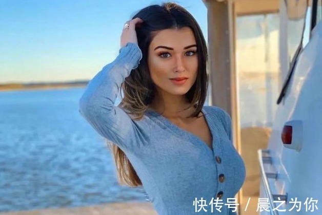 嫩模|23岁意大利混血嫩模,S型身材又清纯又性感,坚持健身女人味十足