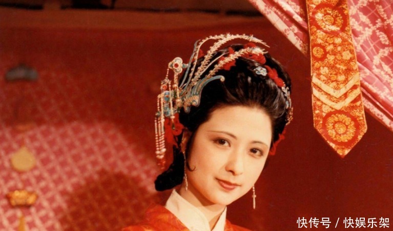 国孝|尤二姐进贾府后,贾母为什么当众强调要一年后才能圆房?