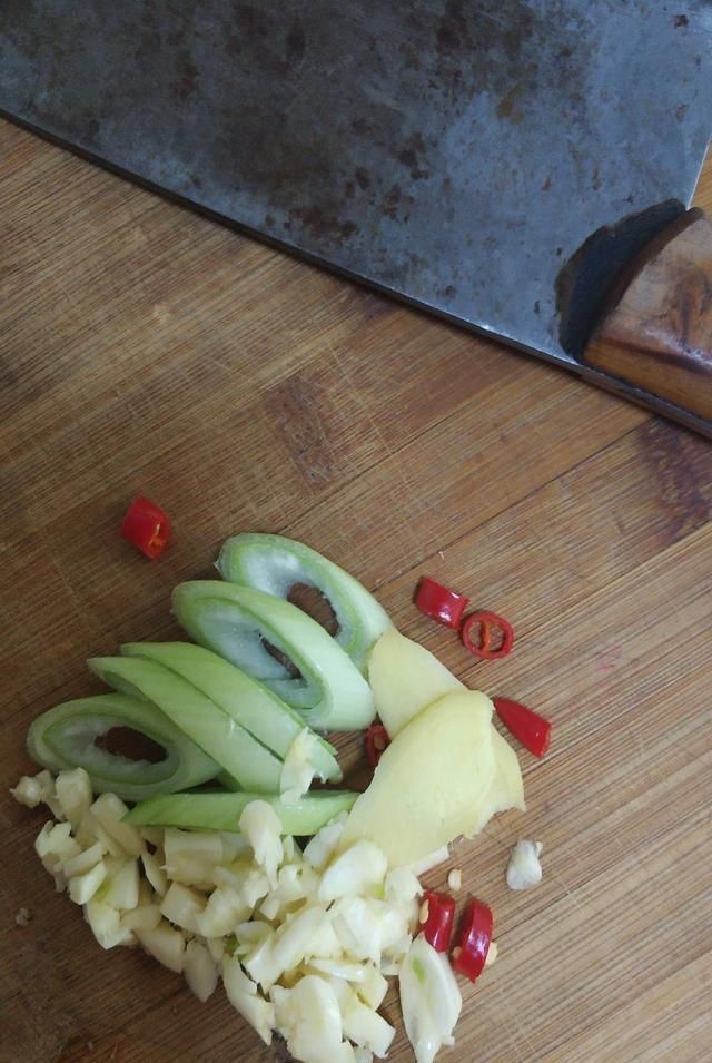 最护眼的不是胡萝卜素而是它,孩子常吃,明目亮眼,慢慢恢复视力