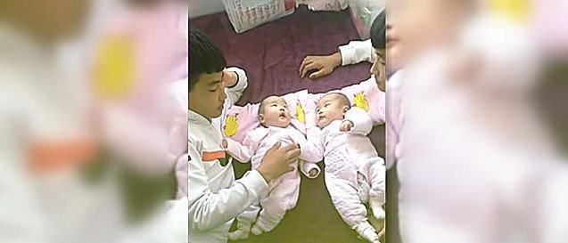 二胎|自从有了双胞胎妹妹,17岁的两个哥哥就成了这傻样,看后不准笑