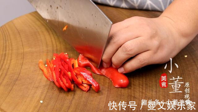 做法|1把韭菜,1块香干,做法简单,5分钟就学会,开胃又下饭