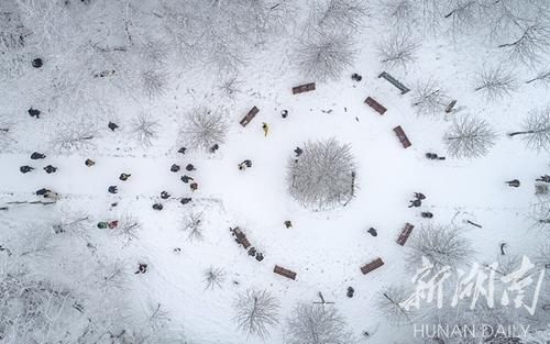 银装素裹，天门山美得像童话世界（组图）