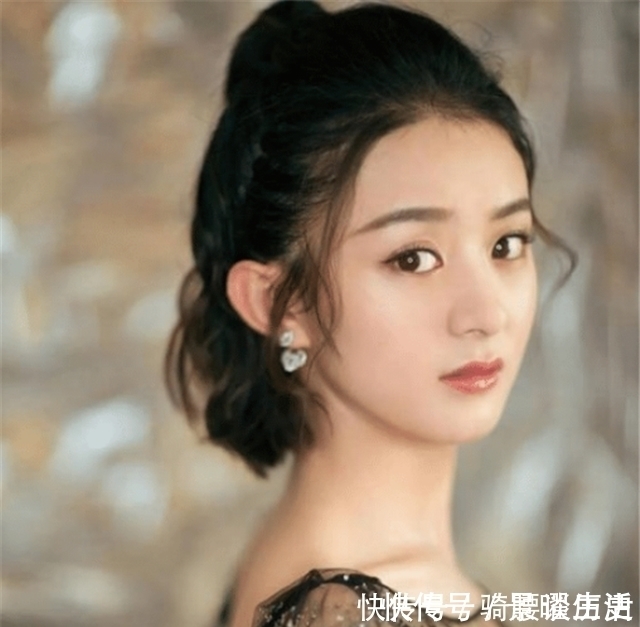 刘海|女生有这3个“特征”,不适合披头散发,扎头发露五官更有魅力!