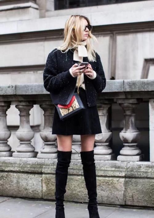 快把大衣收起来,现在超流行“齐臀外套”,搭配过膝靴显高又时髦