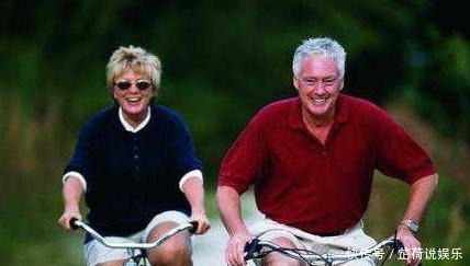 丁克|中国“首批丁克”已退休,没有儿孙绕膝的生活,到底过得咋样