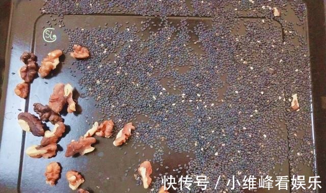 小点心|糯米粉这样吃真过瘾，手不沾面，搅一搅，太香了，出锅就抢光