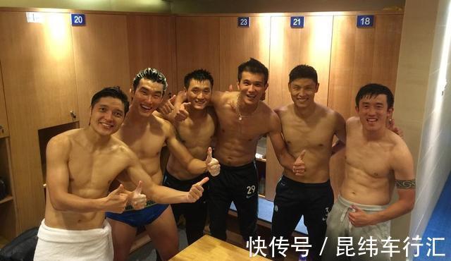 鲁能|还叫国足“白斩鸡”?正视现实吧,国足和欧美球员的肌肉没有差别