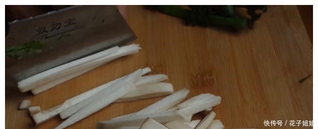 青菜|这样做的肉丸子滑嫩有嚼劲，简单又营养，全家爱吃，汤都喝完！