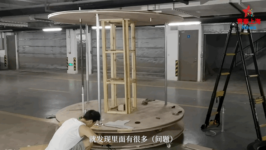 孩子|太梦幻了！上海这位爸爸给孩子亲手造了一座旋转木马！能亮灯还能坐上去转