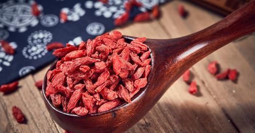 枸杞不能隨便吃，謹記6個禁忌，以免養生不成反傷身