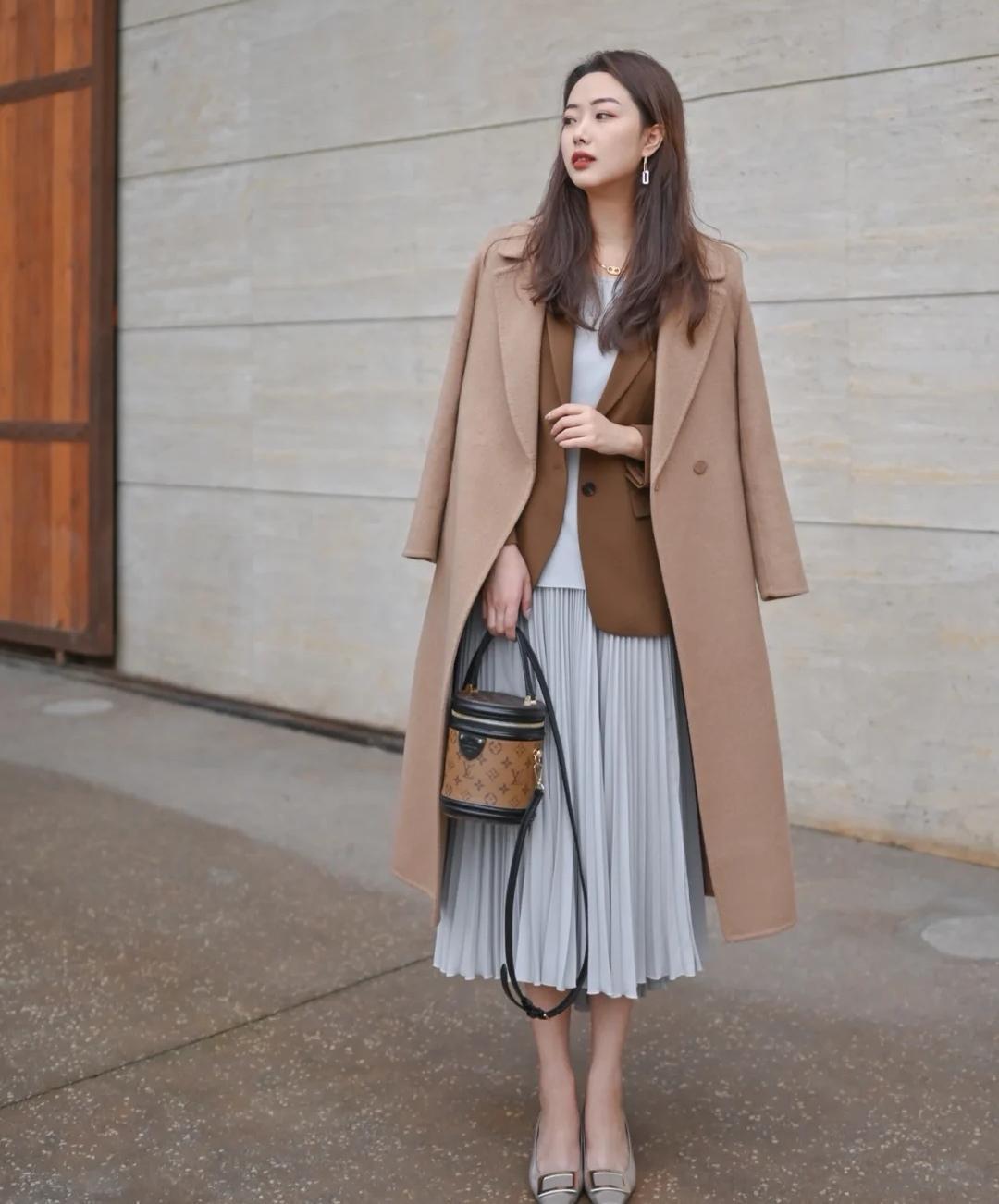 搭配|25岁~35岁女性怎么选西装?搭配衬衫或半身,能提升气质又减龄