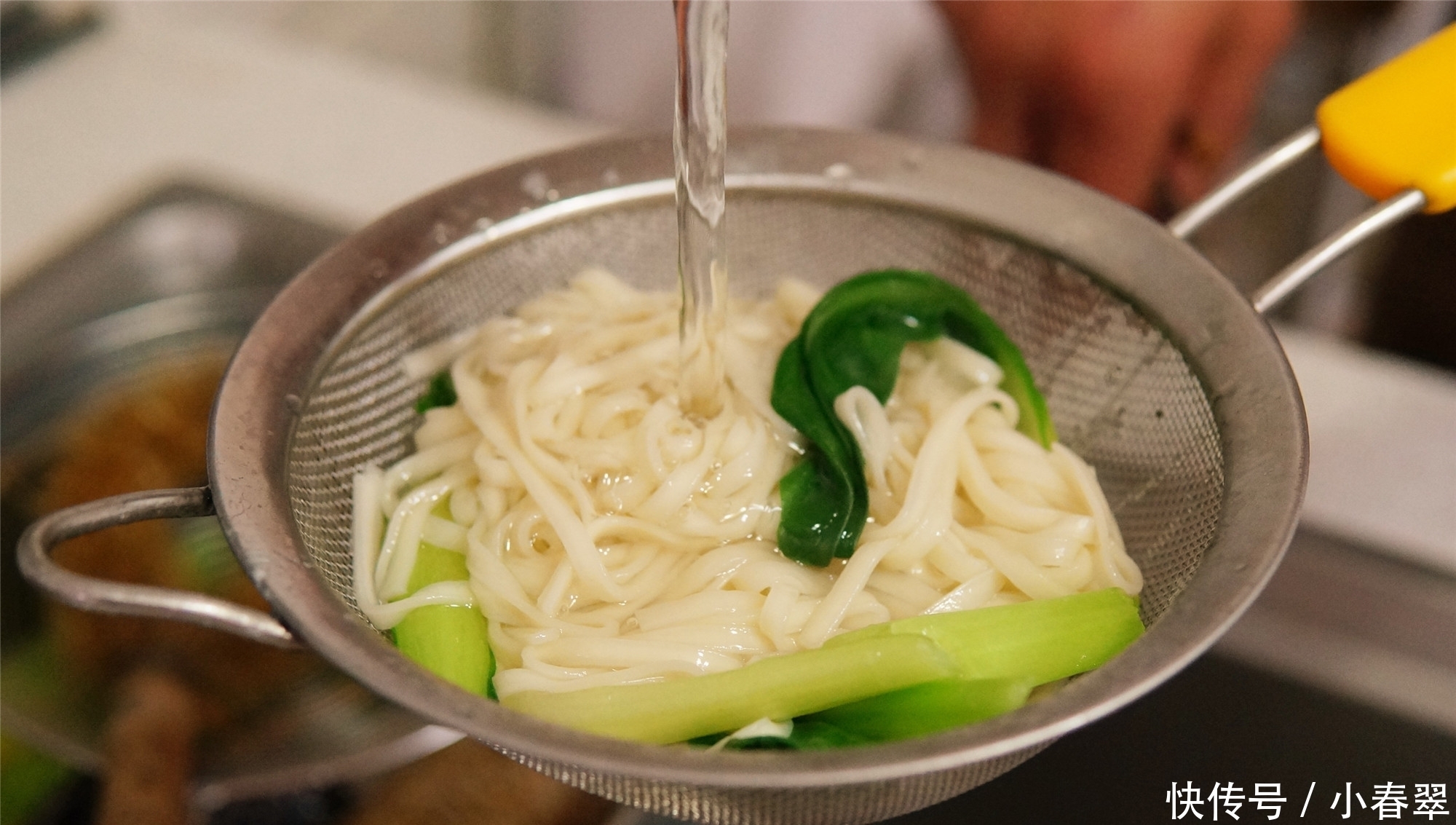 面条这样做,连吃一星期不嫌多,清爽不油腻,天越热越想吃