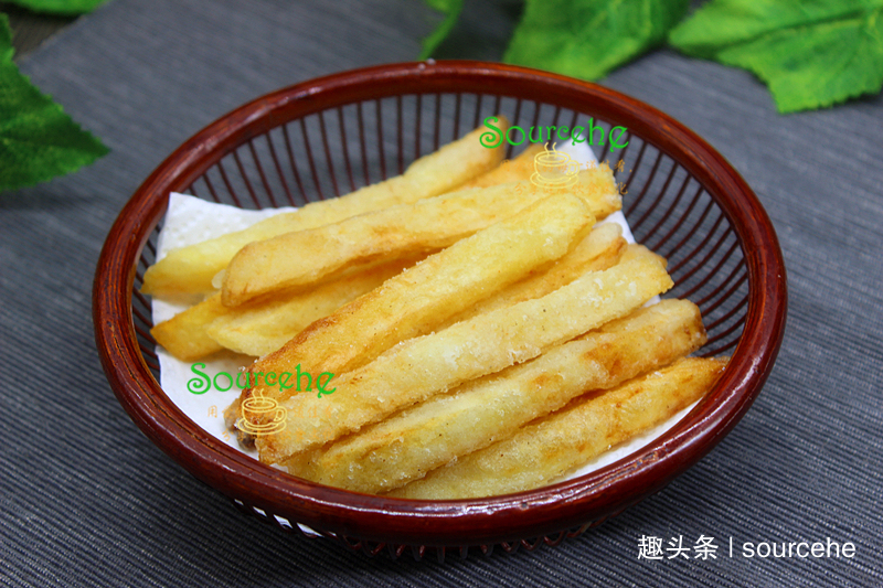 教你做椒盐土豆条,色泽金黄,咸香酥脆,咔嚓作响,好吃到舔手指