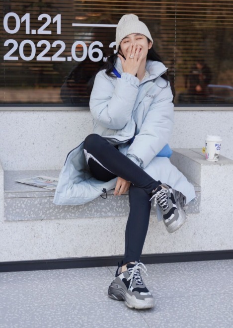 半身裙 羽绒服怎么穿更好看?看看这几个穿搭技巧,让你轻松美出新高度