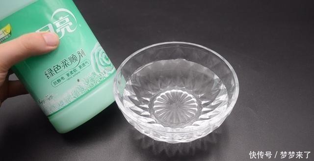 水洗|羽绒服脏了不用水洗,教你一个方法,比洗衣店洗的还干净,真好用