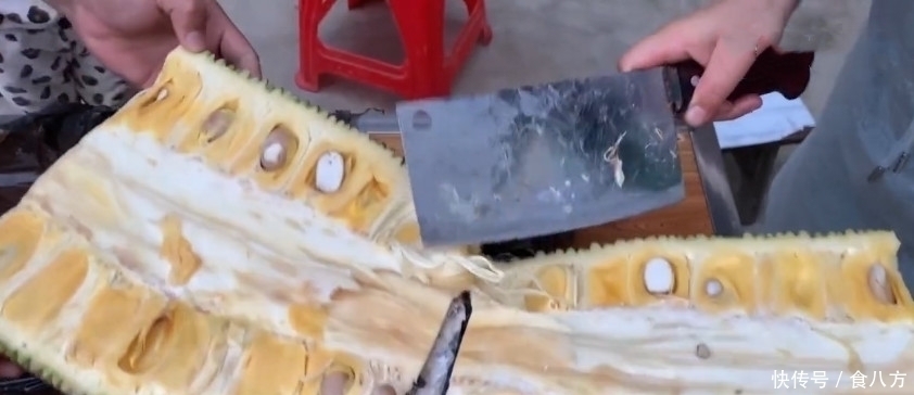 切开|女子拼多多买“菠萝蜜”,30斤花了79元,切开后:发错货了?