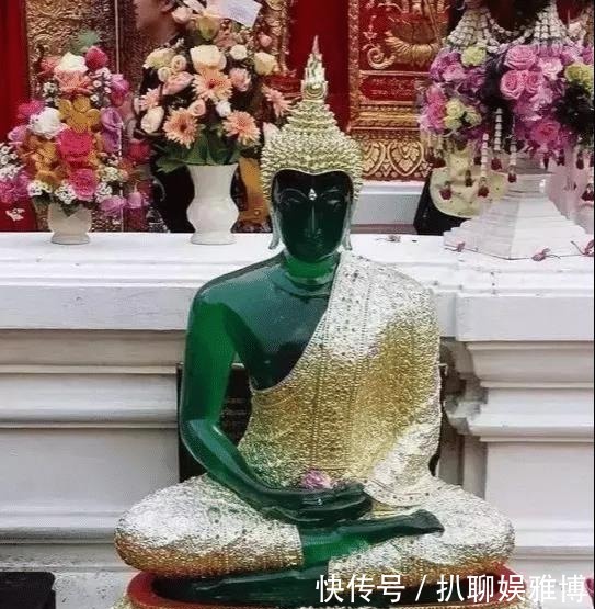  泰国|价值过亿的翡翠，用黄金装饰，泰国这玉雕震撼人心