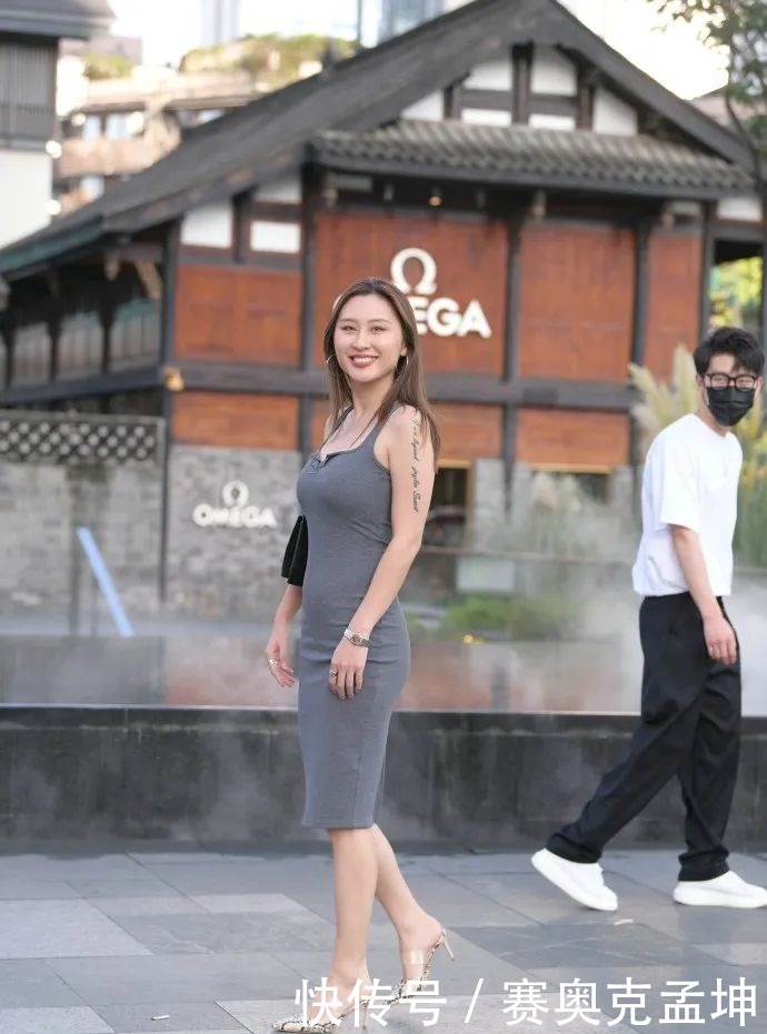 美女|街拍:长发靓丽美女