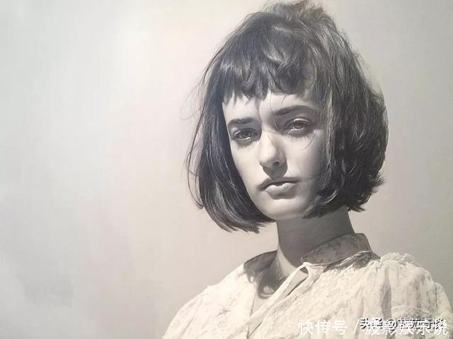 电影故事|画家太难了,他画人像太逼真引网友争论,网友:太不像画了