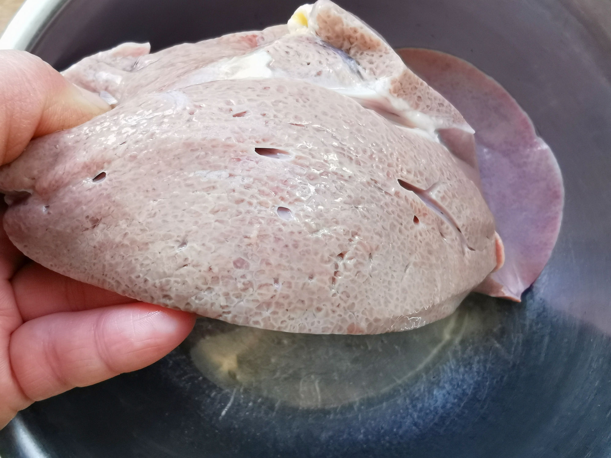 猪身上最便宜的食材，很多人不敢吃，对它有误解，常吃对眼睛好