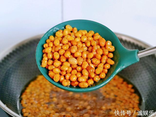 黄豆不一定非做豆浆,能做成主食,又能做成零食,一吃就停不下来