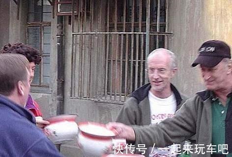 亚马逊|毁三观，中国痰盂在亚马逊上售价61美元，被拿来喝酒装水果……！