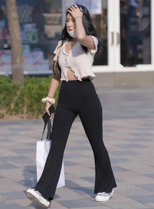 美女|抱怨“小肚腩”？没必要，遵循原则这样穿，看女孩的表情就懂了！