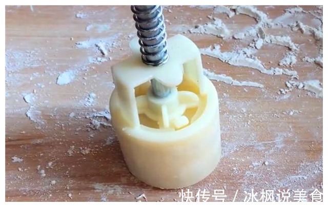 教你山药新吃法,不油炸不用烤,出锅比吃肉还过瘾,真的特别棒!