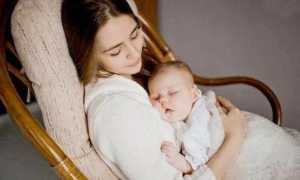 家长|孩子这4个动作睡觉,未来会“绝缘”高个子,家长要及时引导