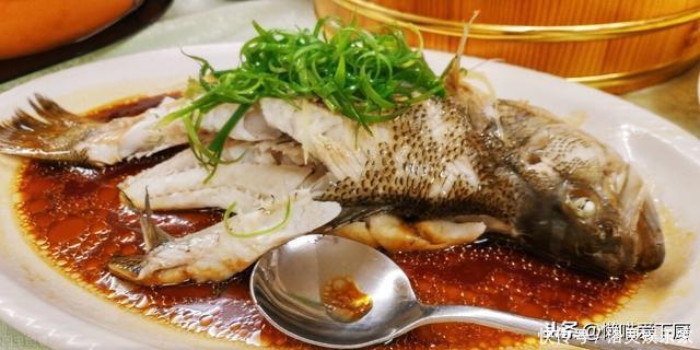 “鱼不蒜，羊不姜，牛不韭”啥意思？很多人都误会了