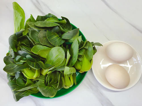 炒鸡蛋|健康的家常小炒:油菜炒鸡蛋,营养好吸收,黄绿相间看着就有食欲