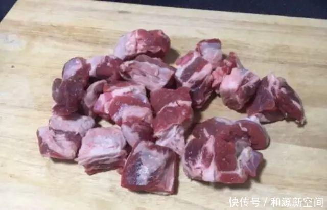 炖牛肉咬不动?只需加点它,炖出来的牛肉入口即化,而且不塞牙