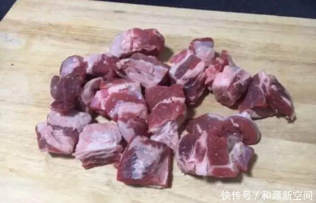 炖牛肉咬不动？只需加点它，炖出来的牛肉入口即化，而且不塞牙