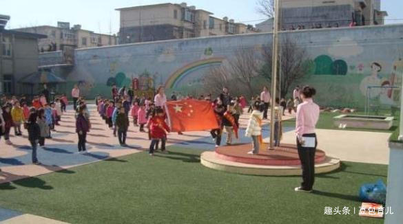 刘女士|儿子在幼儿园被孤立,宝妈勃然大怒,园长穿这身,谁敢和他玩