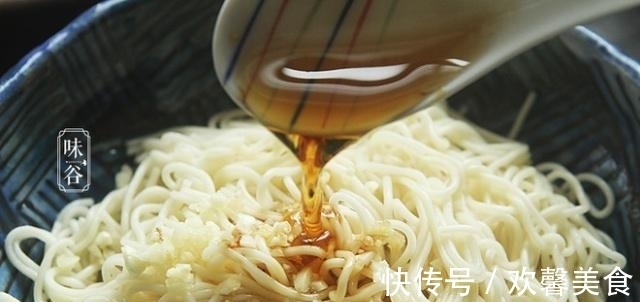 香味|天越热，越喜欢吃这碗面，香味浓郁特解馋，一周吃五天都不腻！