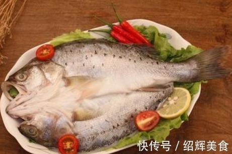 鱼身|买鲈鱼,不要只看大小来挑选!记得看这3点,选的鲈鱼又嫩又新鲜