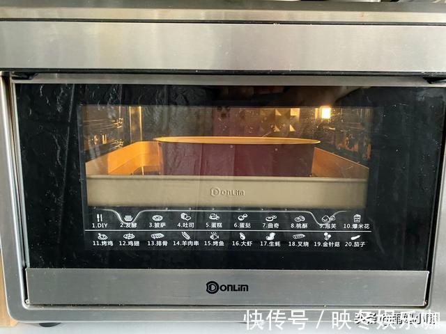 酸奶|轻如云朵的酸奶蛋糕，做法简单又好吃，比豆腐还嫩比戚风好做